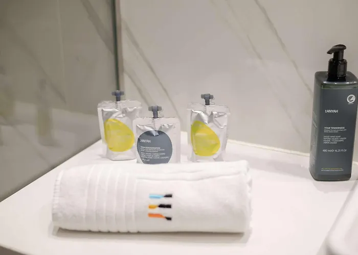 Liiiving In - The Prestige A Oporto