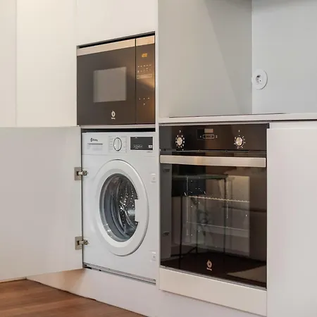 Liiiving In - The Prestige A * Oporto