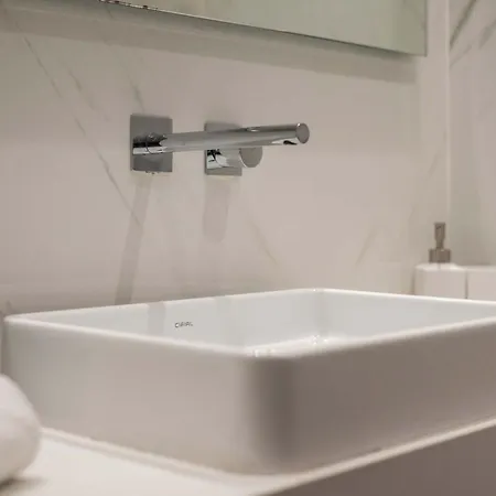 Liiiving In - The Prestige 1f Apartment Porto