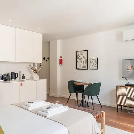 Apartment Liiiving In - The Prestige 1f