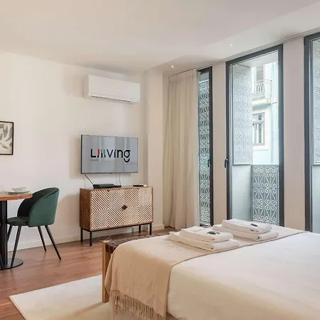 Liiiving In - The Prestige 1f Apartment