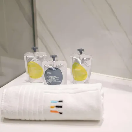 Liiiving In - The Prestige A Porto