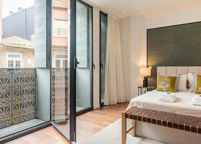 Liiiving In - The Prestige A Apartment