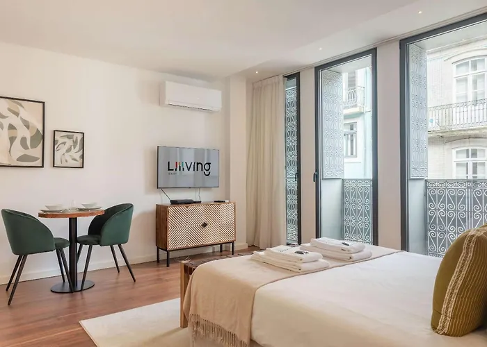 Liiiving In - The Prestige A Apartment